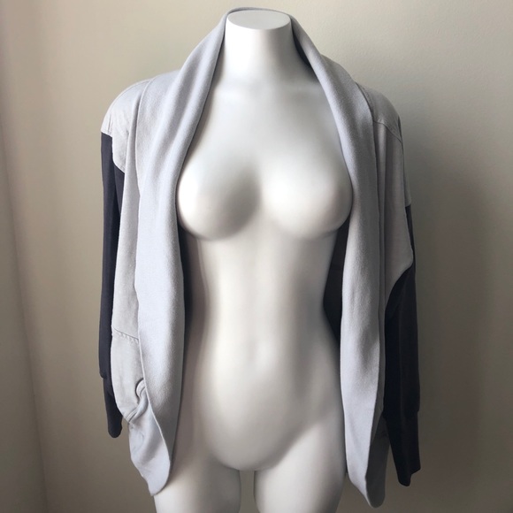 Te Verde | Batwing cardigan cape | S - Picture 1 of 4